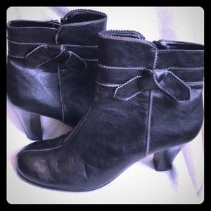 A2 by Aerosoles Black Ankle Boot Size 10